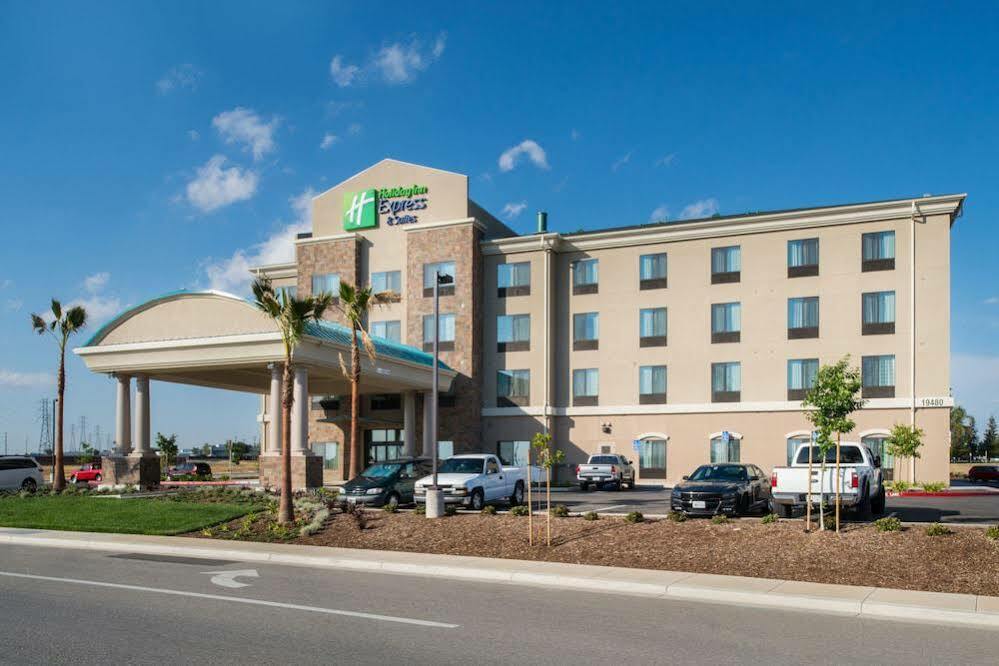 Holiday Inn Express & Suites Bakersfield Airport, An Ihg Hotel Exterior photo